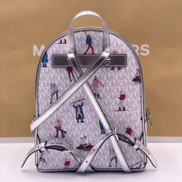 Michael Kors Jet Set Girls Adina
Medium Backpack MK Bright White
Silver - Picture 6 of 12